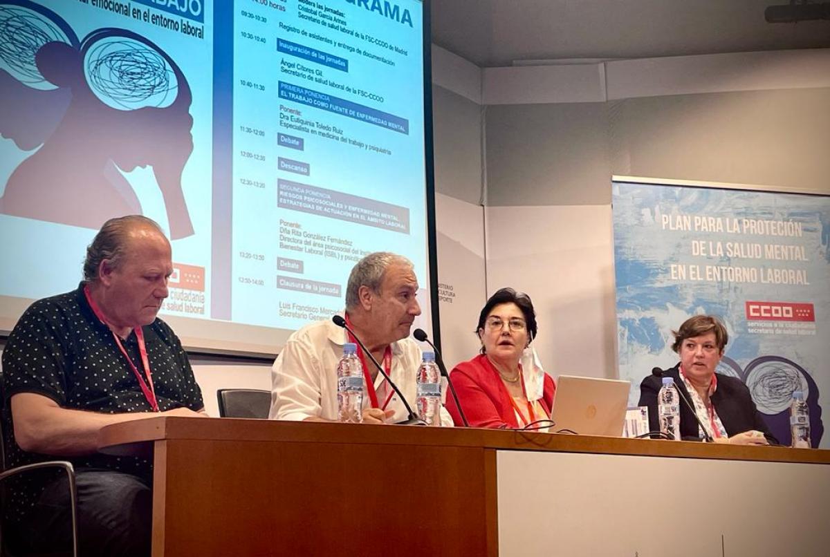 De izquierda a derecha, ngel Ctores, secretario de salud laboral de la FSC, Cristbal Garca, secretario de salud laboral de la FSC de Madrid, la Doctora Toledo y Doa Rita Gonzlez